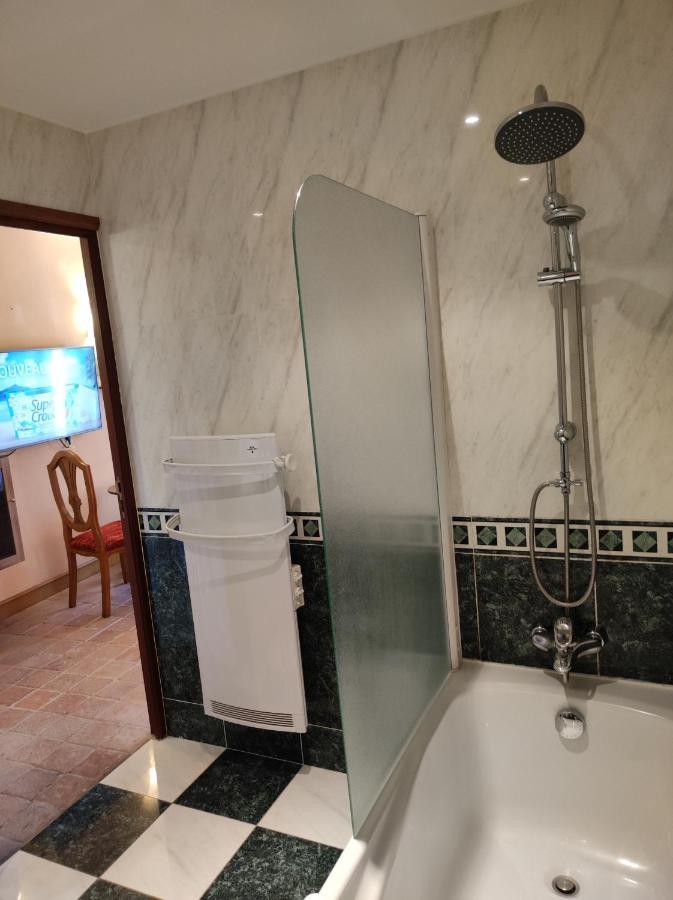 Hostellerie Les Hauts De Sainte Maure Kültér fotó